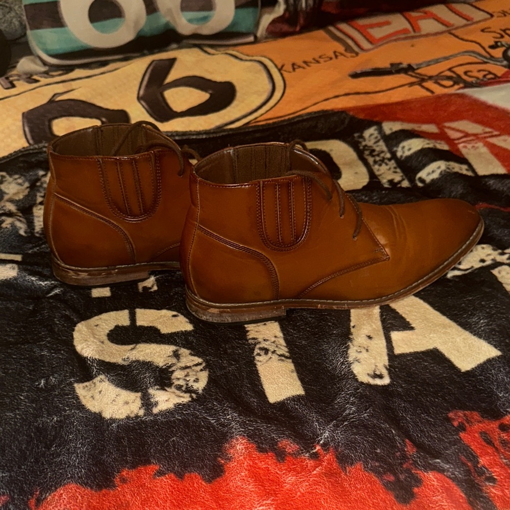 Stacy Adams Tan Leather Chukka Boots